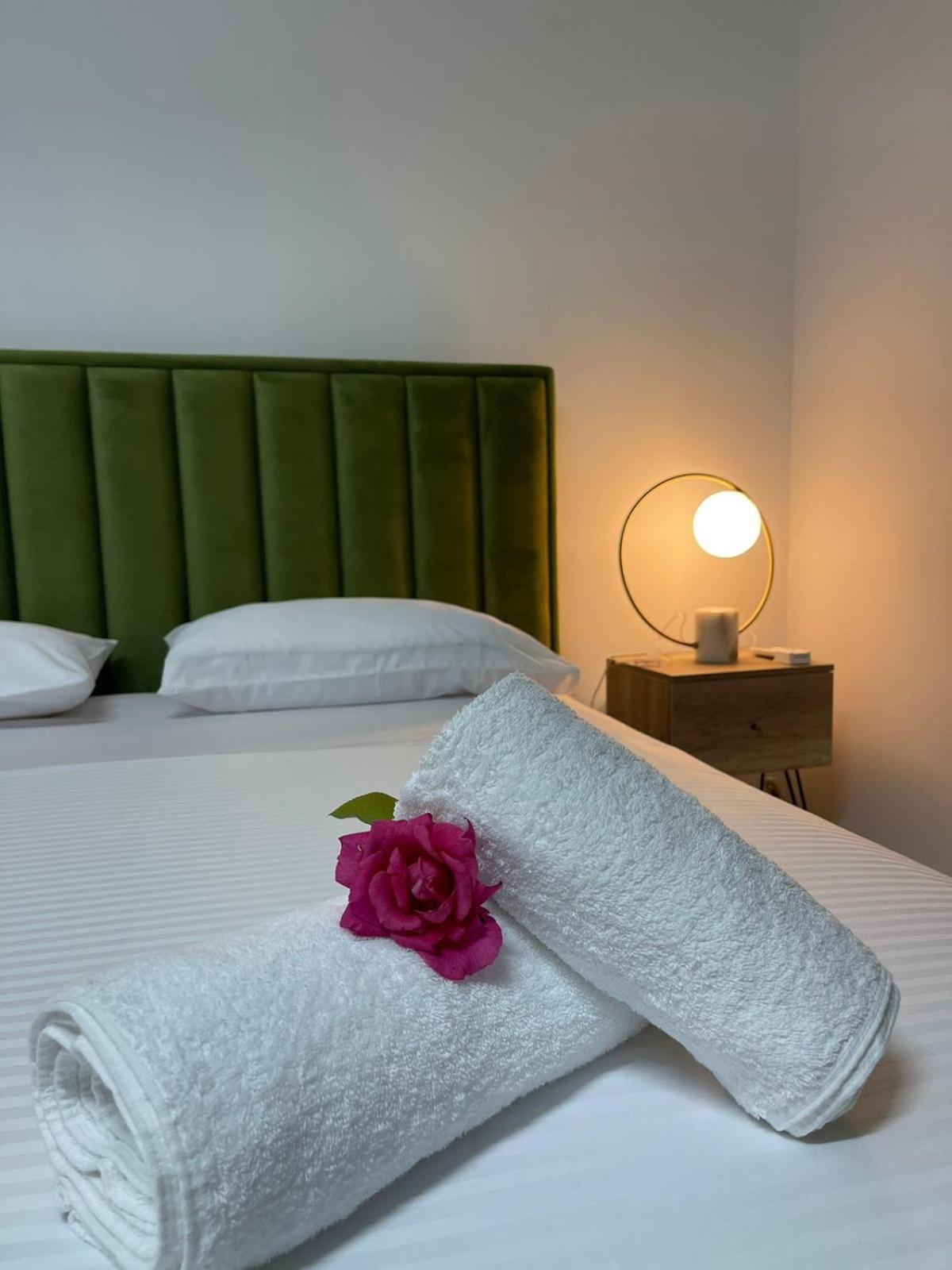 Olivium Rooms Vlorë Екстериор снимка