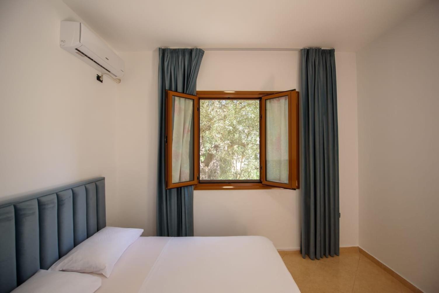 Olivium Rooms Vlorë Екстериор снимка