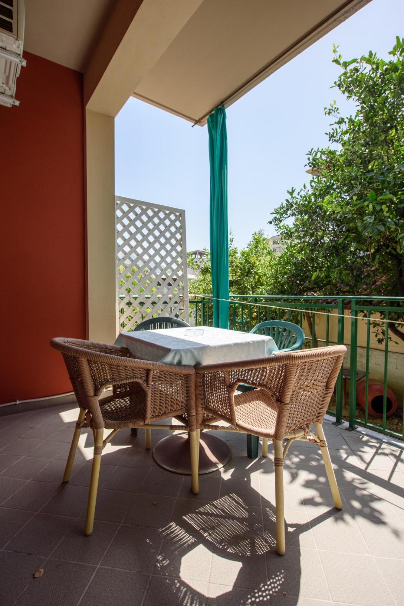 Olivium Rooms Vlorë Екстериор снимка