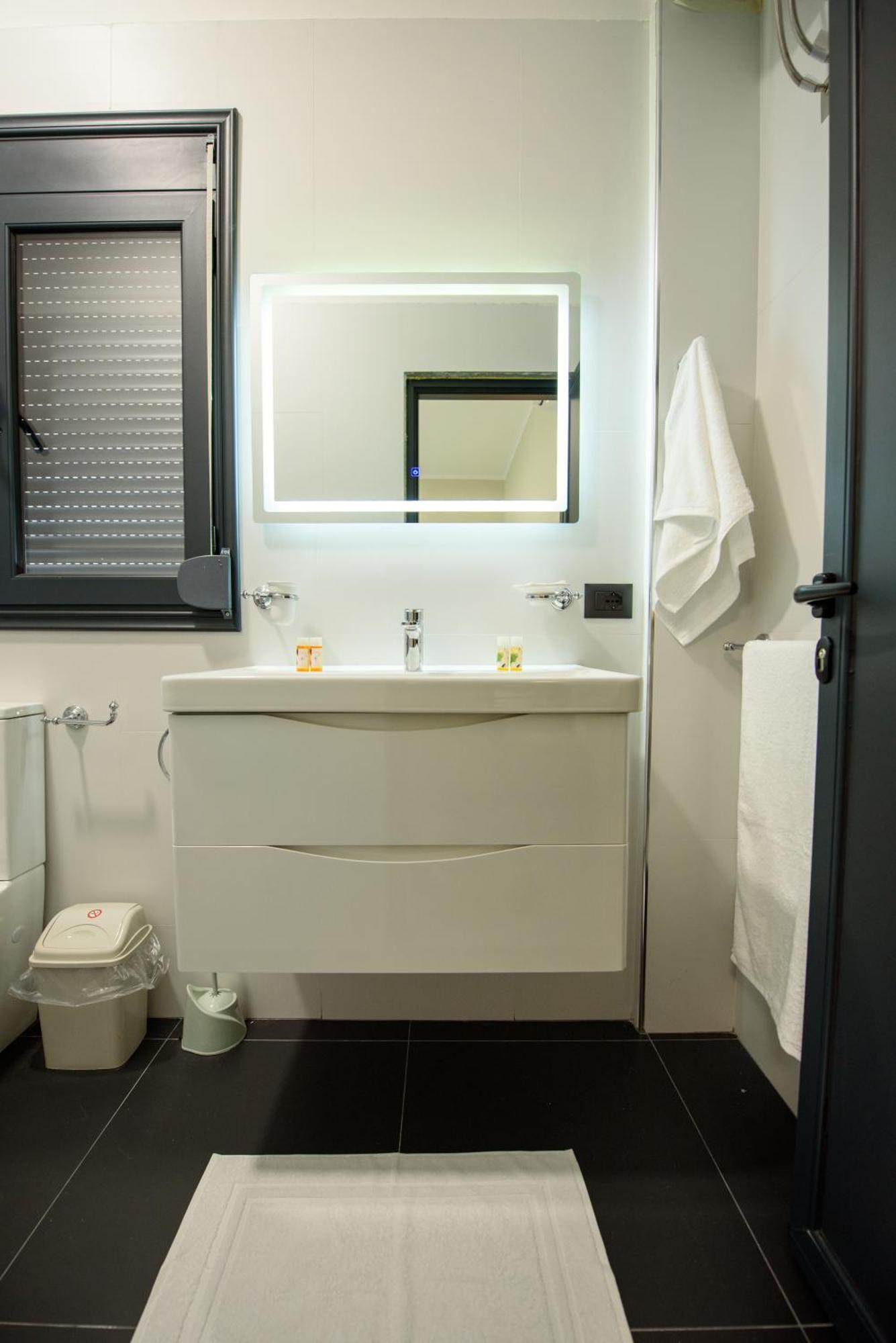 Olivium Rooms Vlorë Екстериор снимка