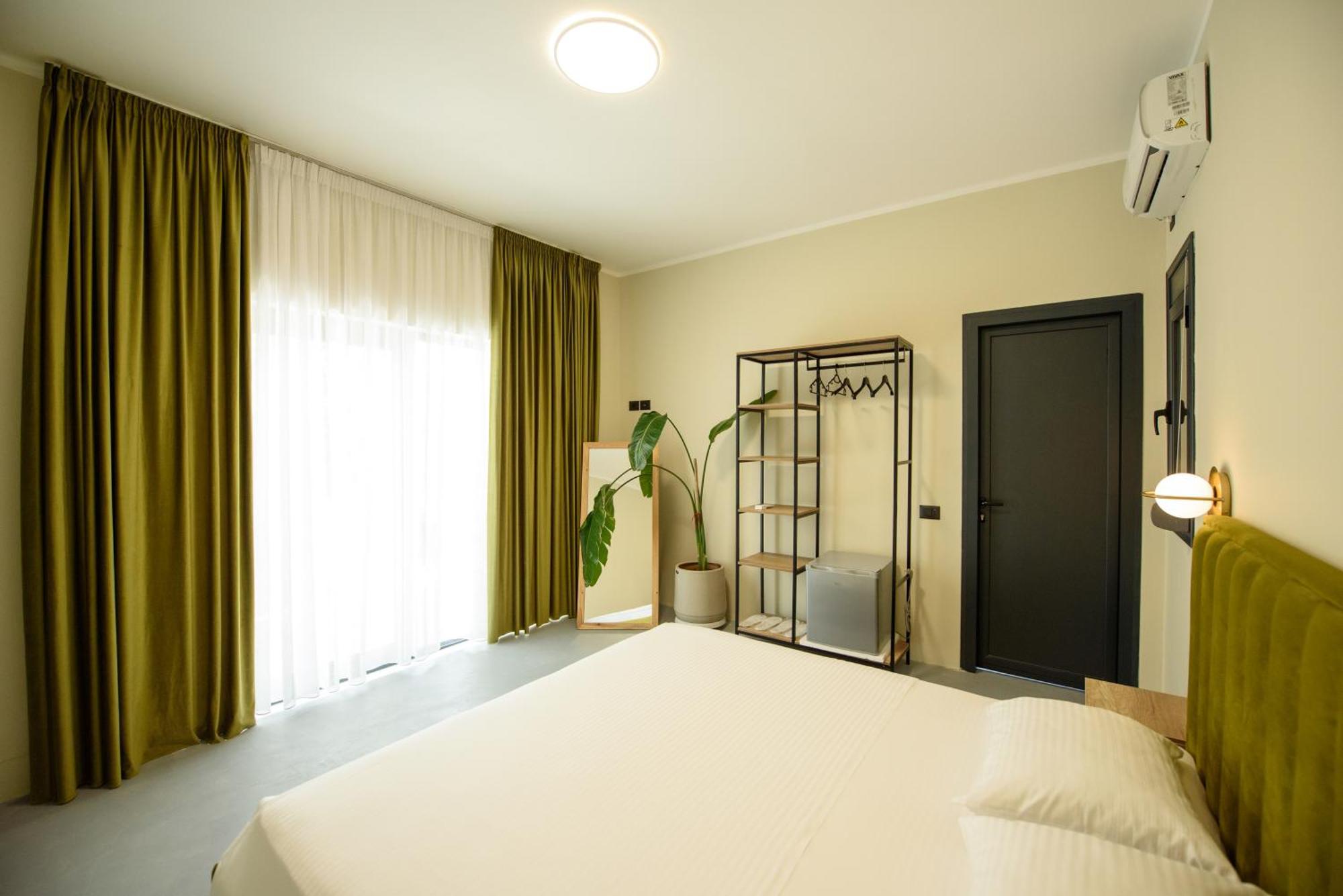 Olivium Rooms Vlorë Екстериор снимка