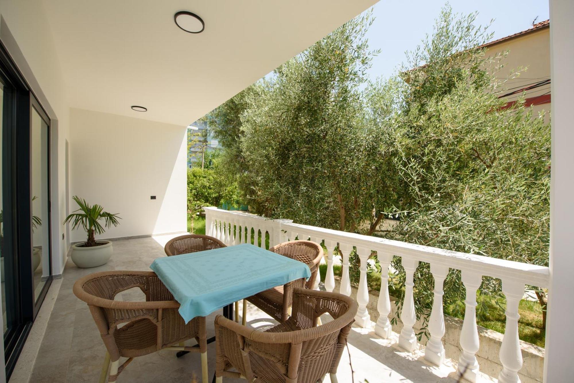 Olivium Rooms Vlorë Екстериор снимка